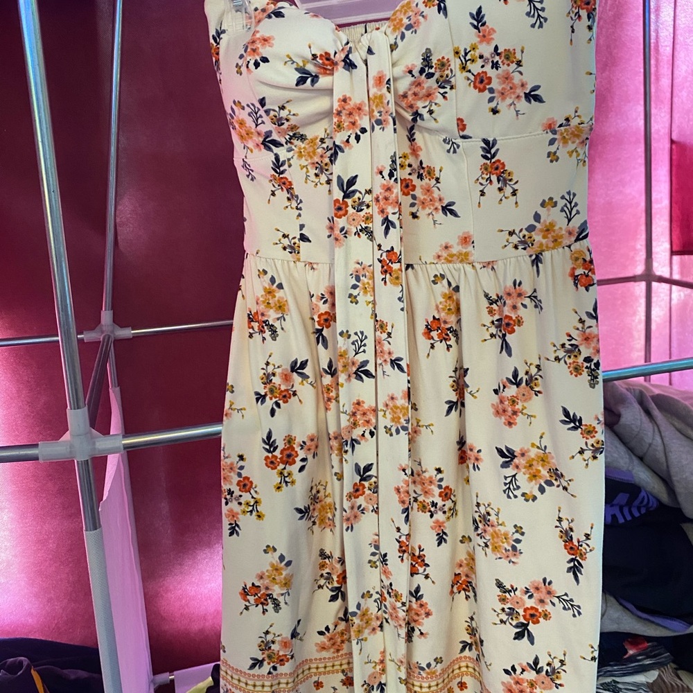 Strapless dress multicolor very cute for special occasions.